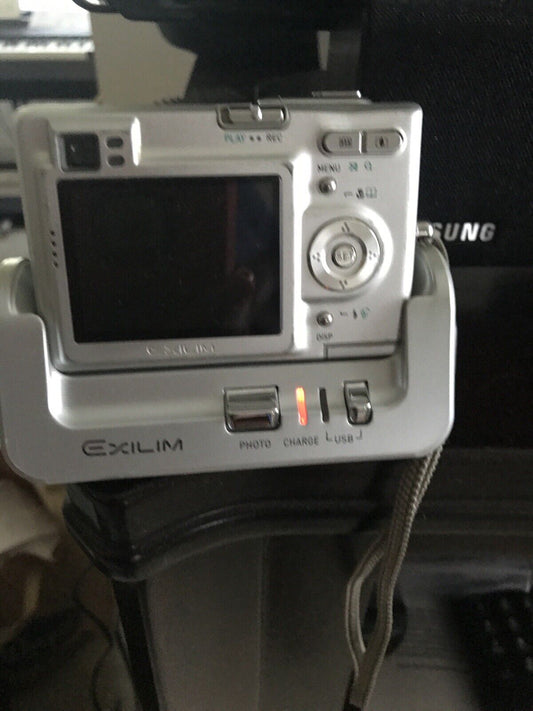 Casio EXILIM EX-S5 10.1MP Digital Camera - Silver (MPN) & Charger