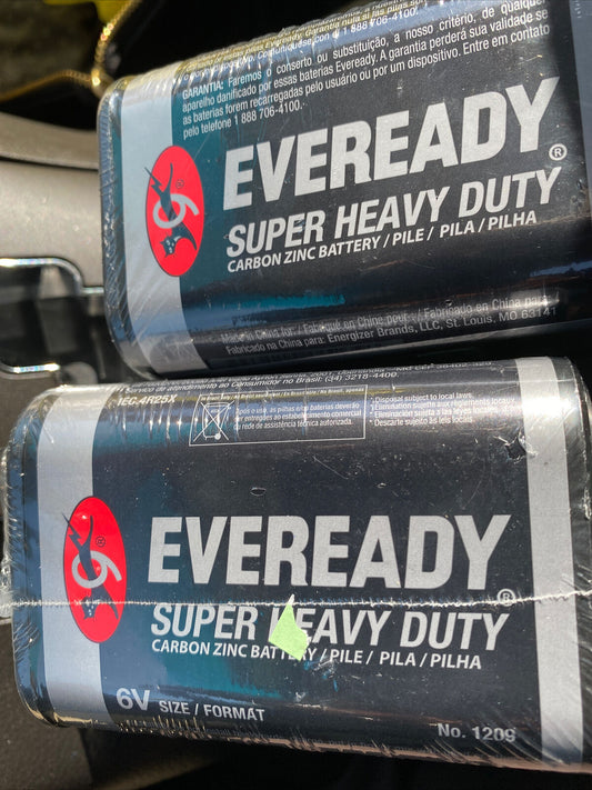 2 Eveready 1209 Zinc-Carbon Super Heavy Duty Lantern 6 Volts Batteries