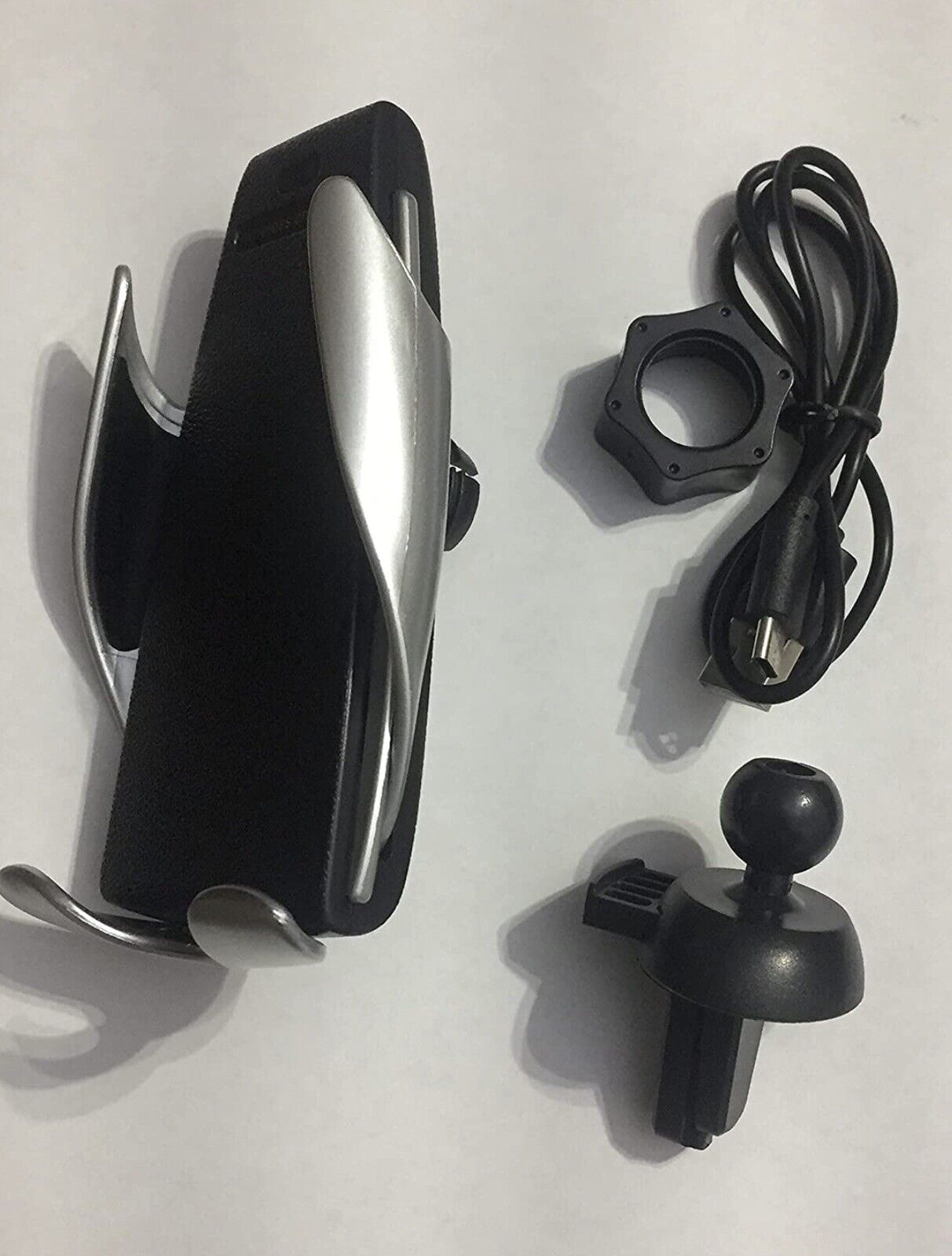 Smart Sensor S5 Car Wireless Charger and Mount Qi Technology.  In Box